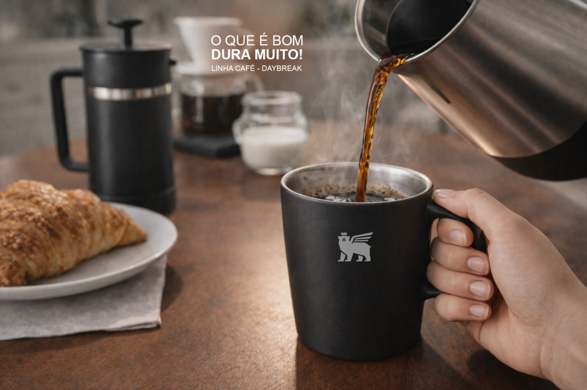 Stanley — café servido em caneca preta